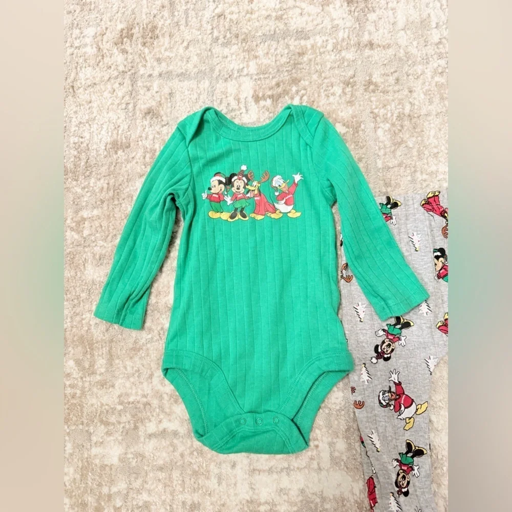 Disney Green and Gray Kids Mickey Mouse Holiday Matching Set size 12M
